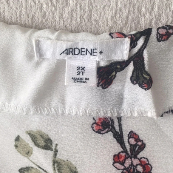 3/$15 Floral roses pattern sheer feminine office professional workwear sheer XXL - Picture 5 of 11